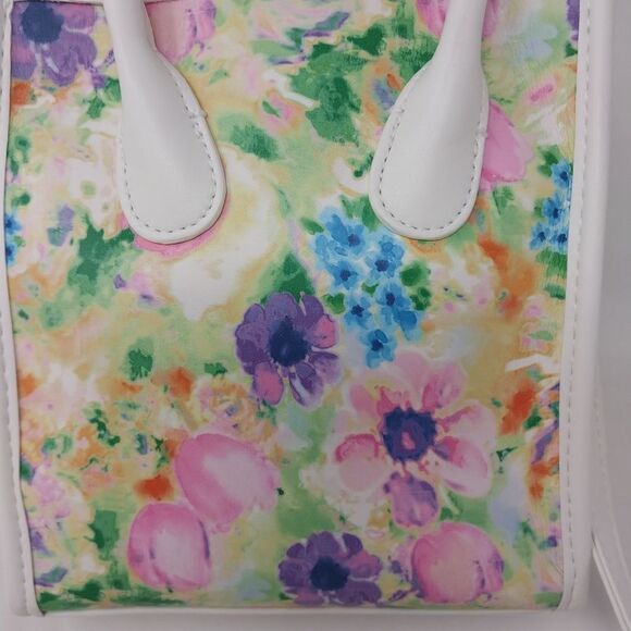 Pretty Spring Floral Rectangle Crossbody Bag - Picture 5 of 12